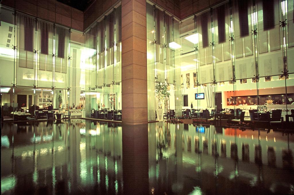 Radisson Noida Hotel Exterior photo