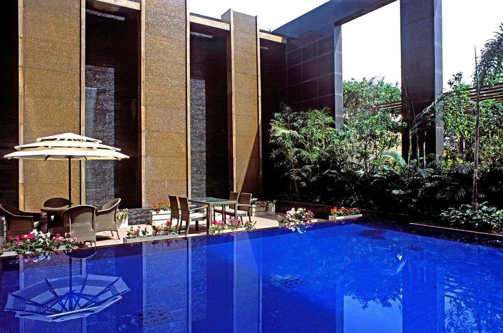 Radisson Noida Hotel Exterior photo