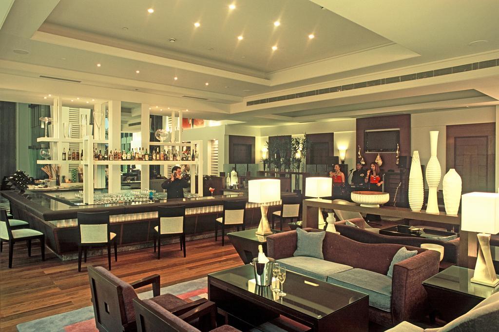Radisson Noida Hotel Exterior photo
