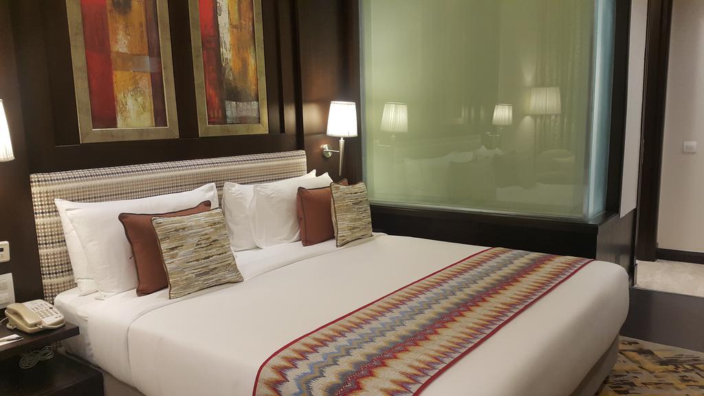 Radisson Noida Hotel Exterior photo