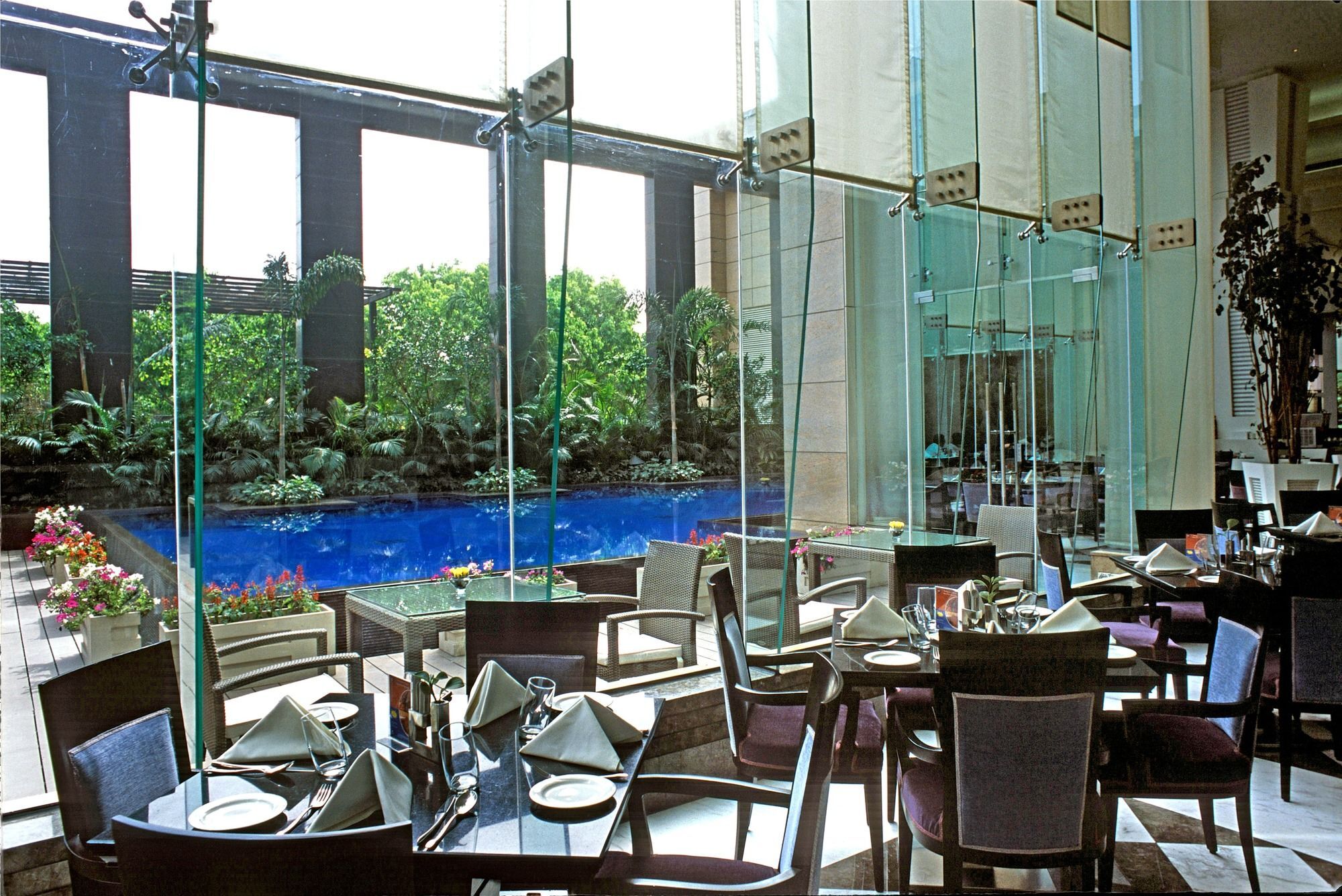 Radisson Noida Hotel Exterior photo