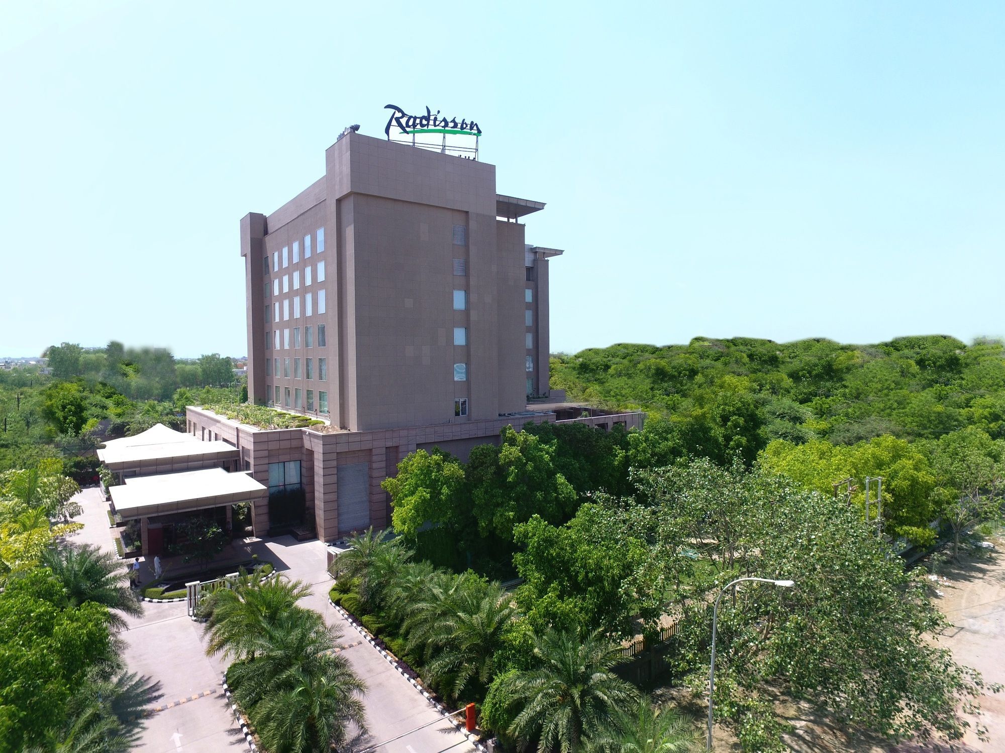 Radisson Noida Hotel Exterior photo